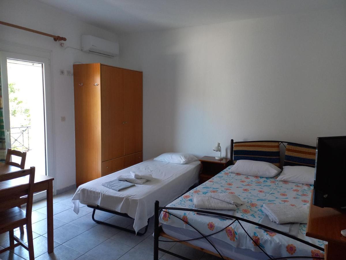 Apartment Kasperakos Skiathos Town Exterior photo