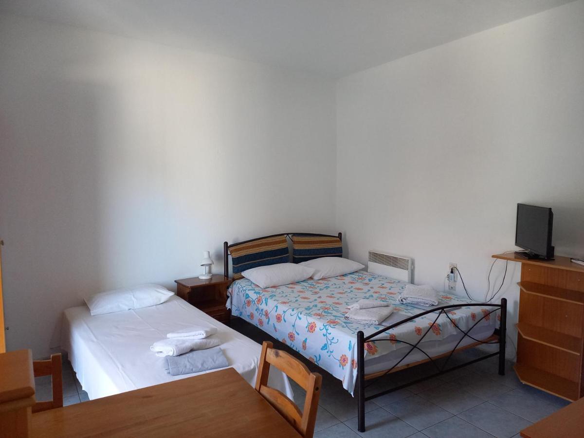 Apartment Kasperakos Skiathos Town Exterior photo